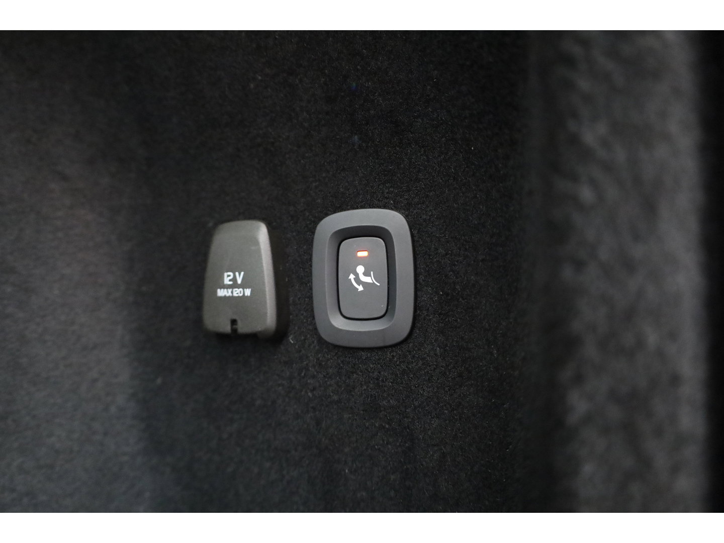 Volvo V60 2.0 T6 Recharge AWD R-Design Expr. | Trekhaak | Cruise | Stoel- & Stuurverw. |