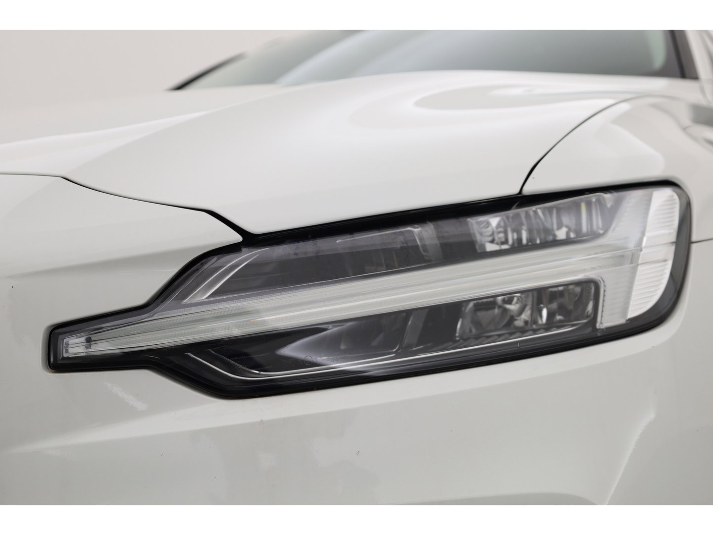 Volvo V60 2.0 T6 Recharge AWD R-Design Expr. | Trekhaak | Cruise | Stoel- & Stuurverw. |