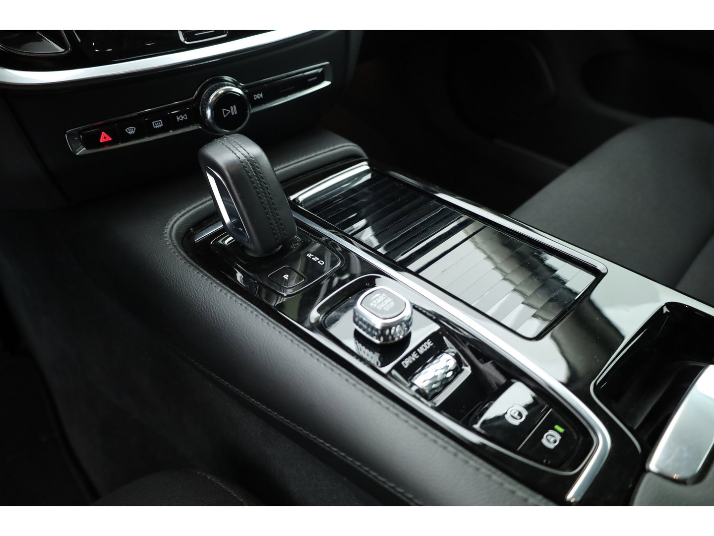 Volvo V60 2.0 T6 Recharge AWD R-Design Expr. | Trekhaak | Cruise | Stoel- & Stuurverw. |