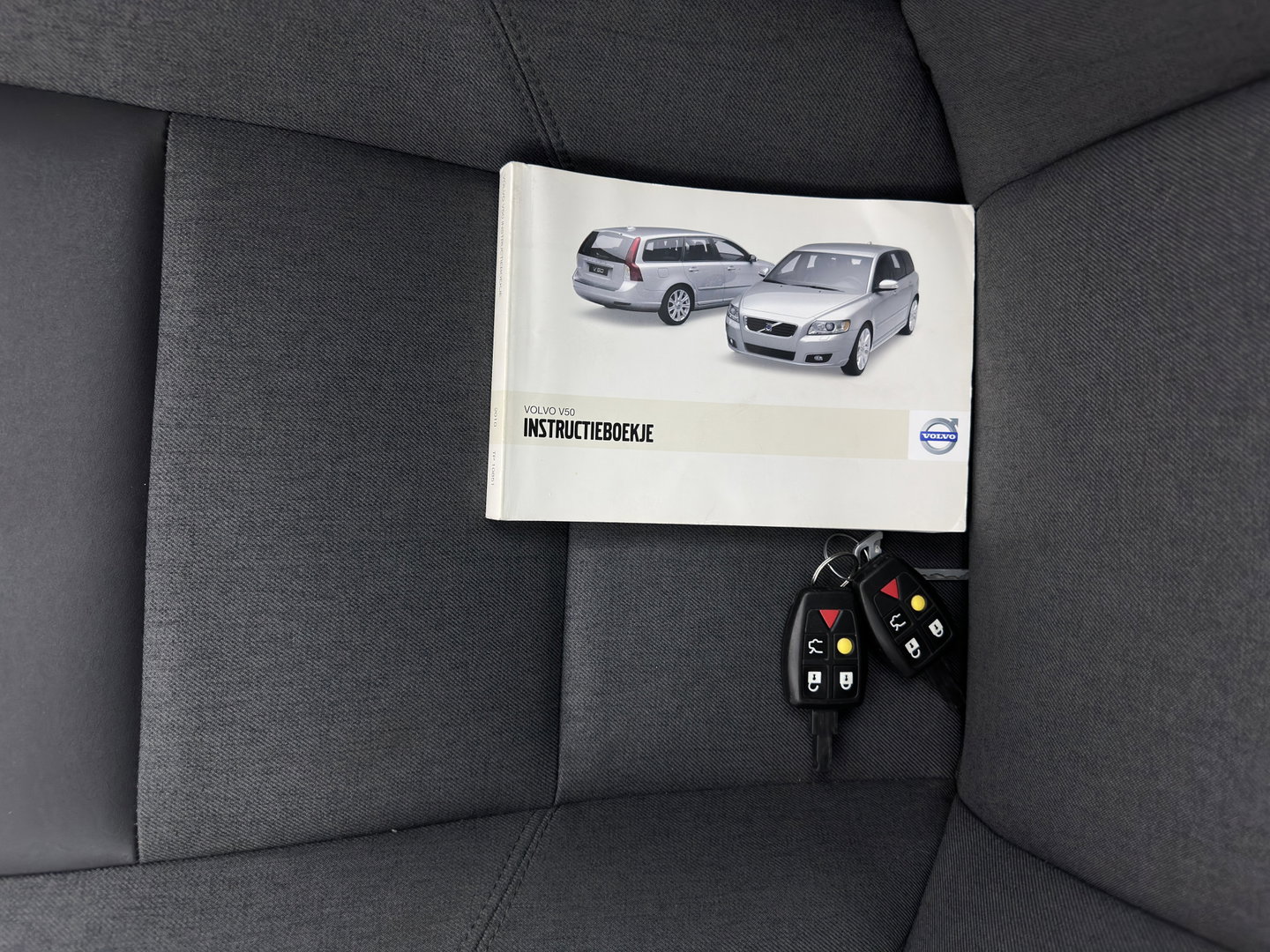 Volvo V50 1.8 Elan *COMFORT-SEATS | ECC | CRUISE | 17''ALU | TOWBAR*