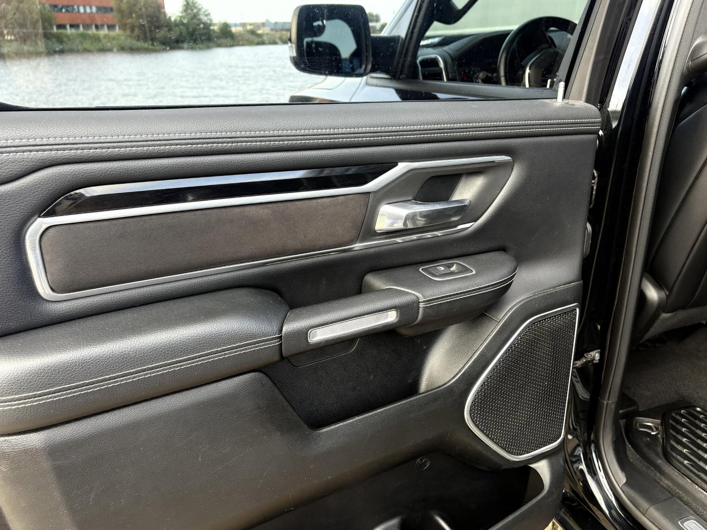 Dodge Ram Pick-Up 1500 5.7 V8 4x4 Crew Cab Laramie | Prinz | GROOT SCHERM | NETTE AUTO