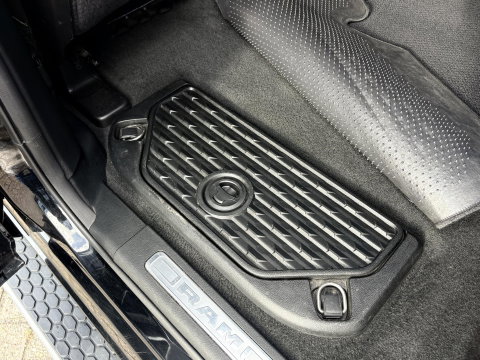 Dodge Ram Pick-Up 1500 5.7 V8 4x4 Crew Cab Laramie | Prinz | GROOT SCHERM | NETTE AUTO