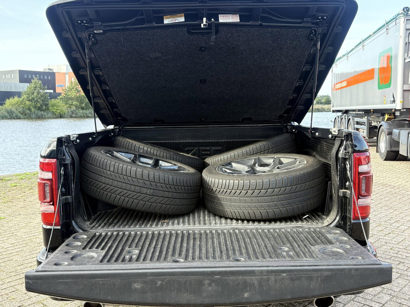Dodge Ram Pick-Up 1500 5.7 V8 4x4 Crew Cab Laramie | Prinz | GROOT SCHERM | NETTE AUTO