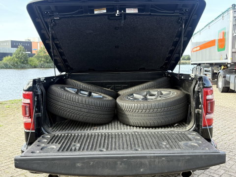 Dodge Ram Pick-Up 1500 5.7 V8 4x4 Crew Cab Laramie | Prinz | GROOT SCHERM | NETTE AUTO