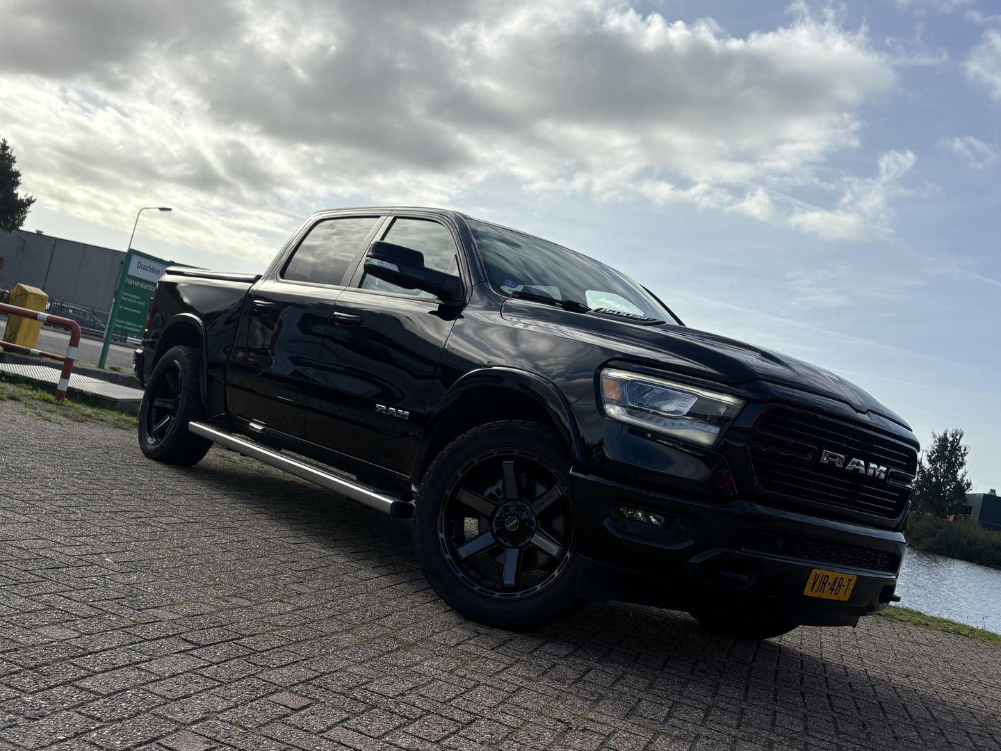 Dodge Ram Pick-Up 1500 5.7 V8 4x4 Crew Cab Laramie | Prinz | GROOT SCHERM | NETTE AUTO
