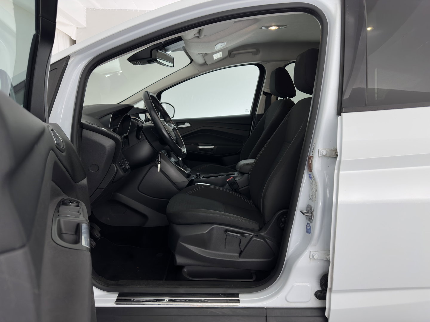 Ford C-MAX 1.5 TDCi Titanium *NAVI-FULLMAP | HEATED-COMFORTSEATS | FORD-SYNC3 AUDIO | ECC | KEYLESS | CAMERA | PDC | CRUISE | PRIVACYGLASS | 16''ALU*