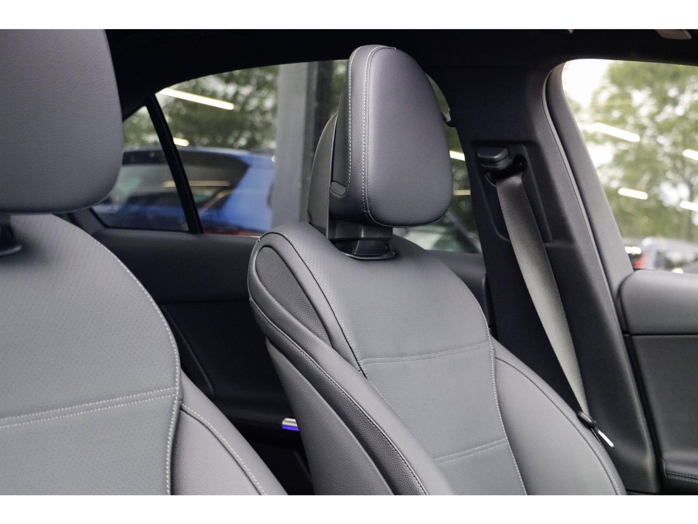 Mercedes-Benz C-Klasse 180 Star Edition LIMITED | Pano | Trekhaak | Distronic