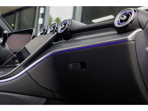 Mercedes-Benz C-Klasse 180 Star Edition LIMITED | Pano | Trekhaak | Distronic