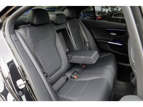 Mercedes-Benz C-Klasse 180 Star Edition LIMITED | Pano | Trekhaak | Distronic