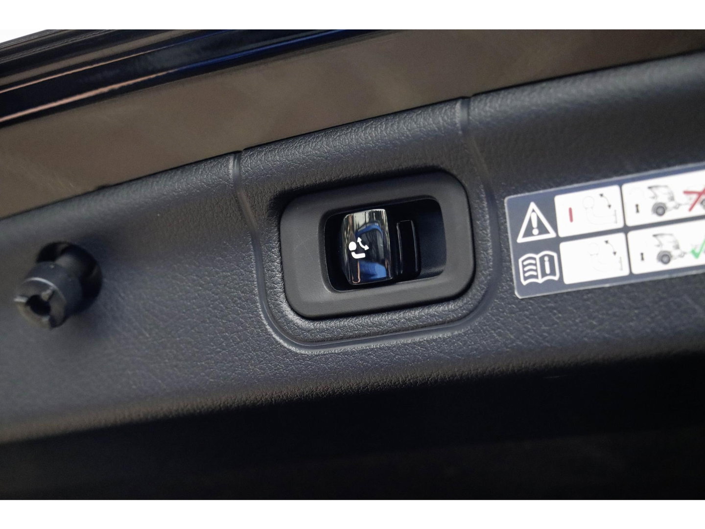 Mercedes-Benz C-Klasse 180 Star Edition LIMITED | Pano | Trekhaak | Distronic