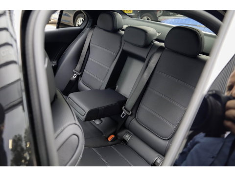 Mercedes-Benz C-Klasse 180 Star Edition LIMITED | Pano | Trekhaak | Distronic