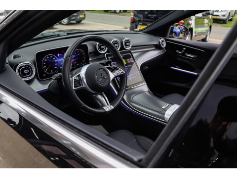 Mercedes-Benz C-Klasse 180 Star Edition LIMITED | Pano | Trekhaak | Distronic
