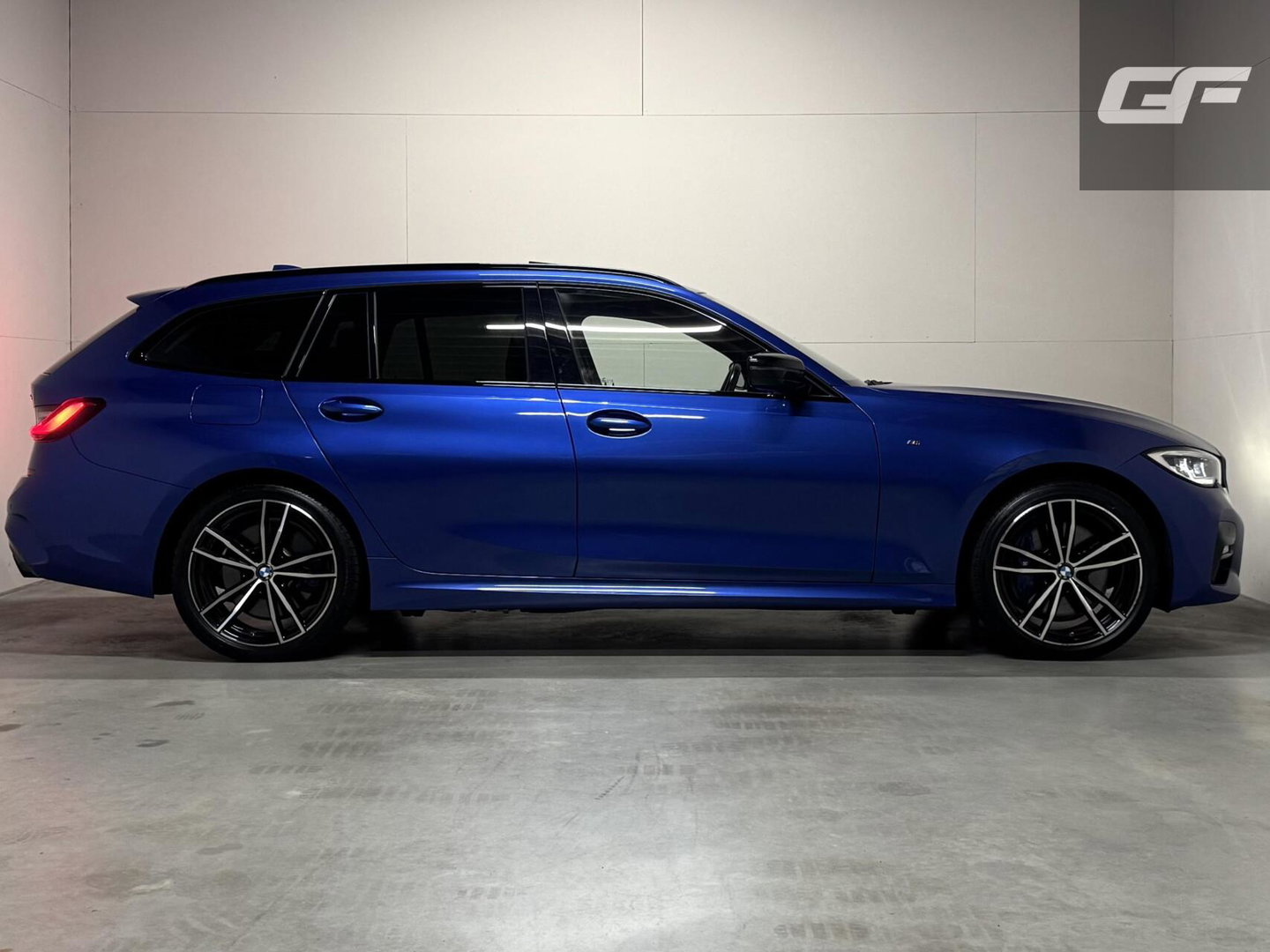 BMW 3 Serie Touring 330e xDrive M-Sport Pano Laser Kuipstoelen