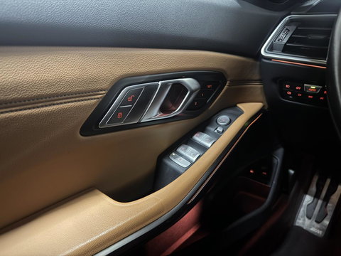 BMW 3 Serie Touring 330e xDrive M-Sport Pano Laser Kuipstoelen