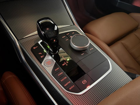 BMW 3 Serie Touring 330e xDrive M-Sport Pano Laser Kuipstoelen