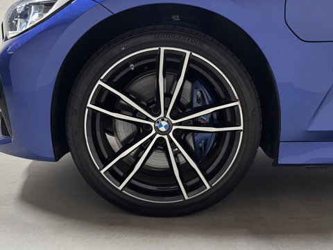 BMW 3 Serie Touring 330e xDrive M-Sport Pano Laser Kuipstoelen