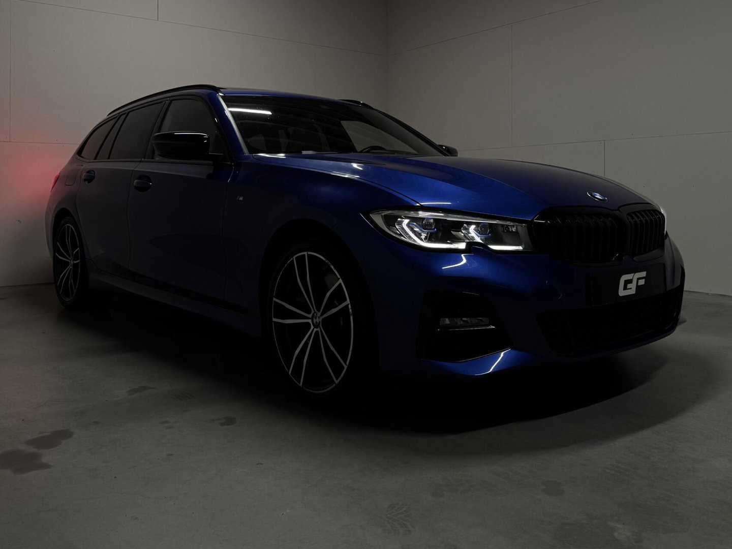 BMW 3 Serie Touring 330e xDrive M-Sport Pano Laser Kuipstoelen