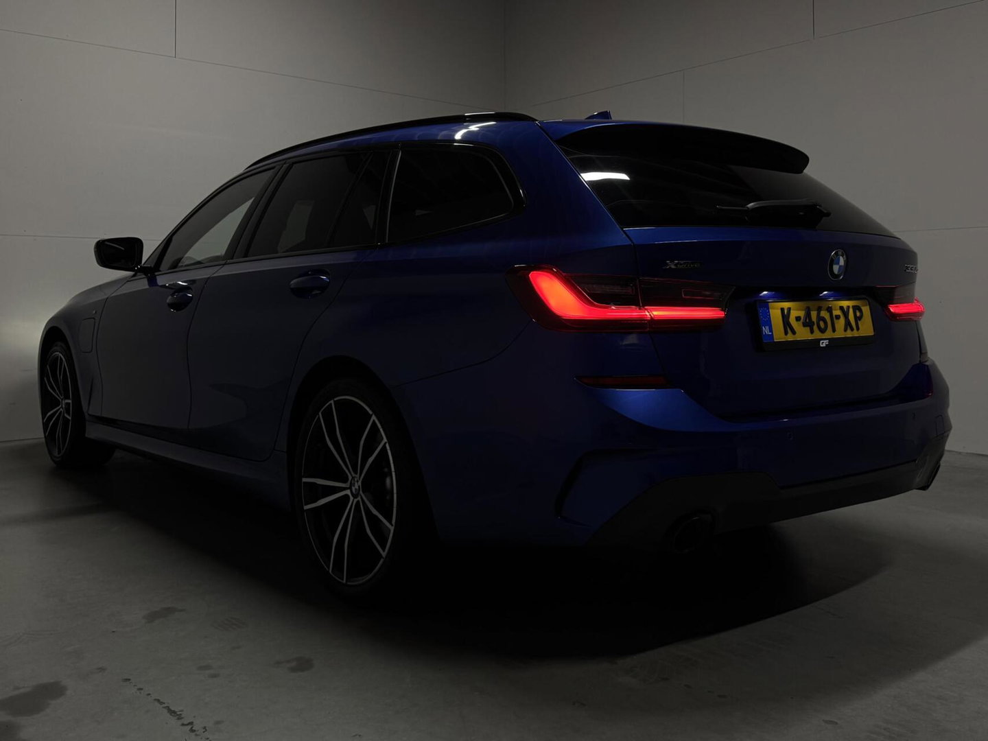 BMW 3 Serie Touring 330e xDrive M-Sport Pano Laser Kuipstoelen