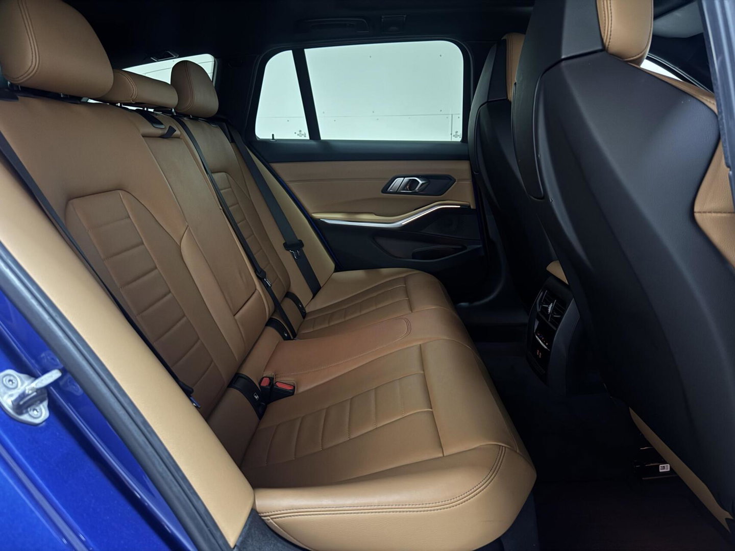 BMW 3 Serie Touring 330e xDrive M-Sport Pano Laser Kuipstoelen