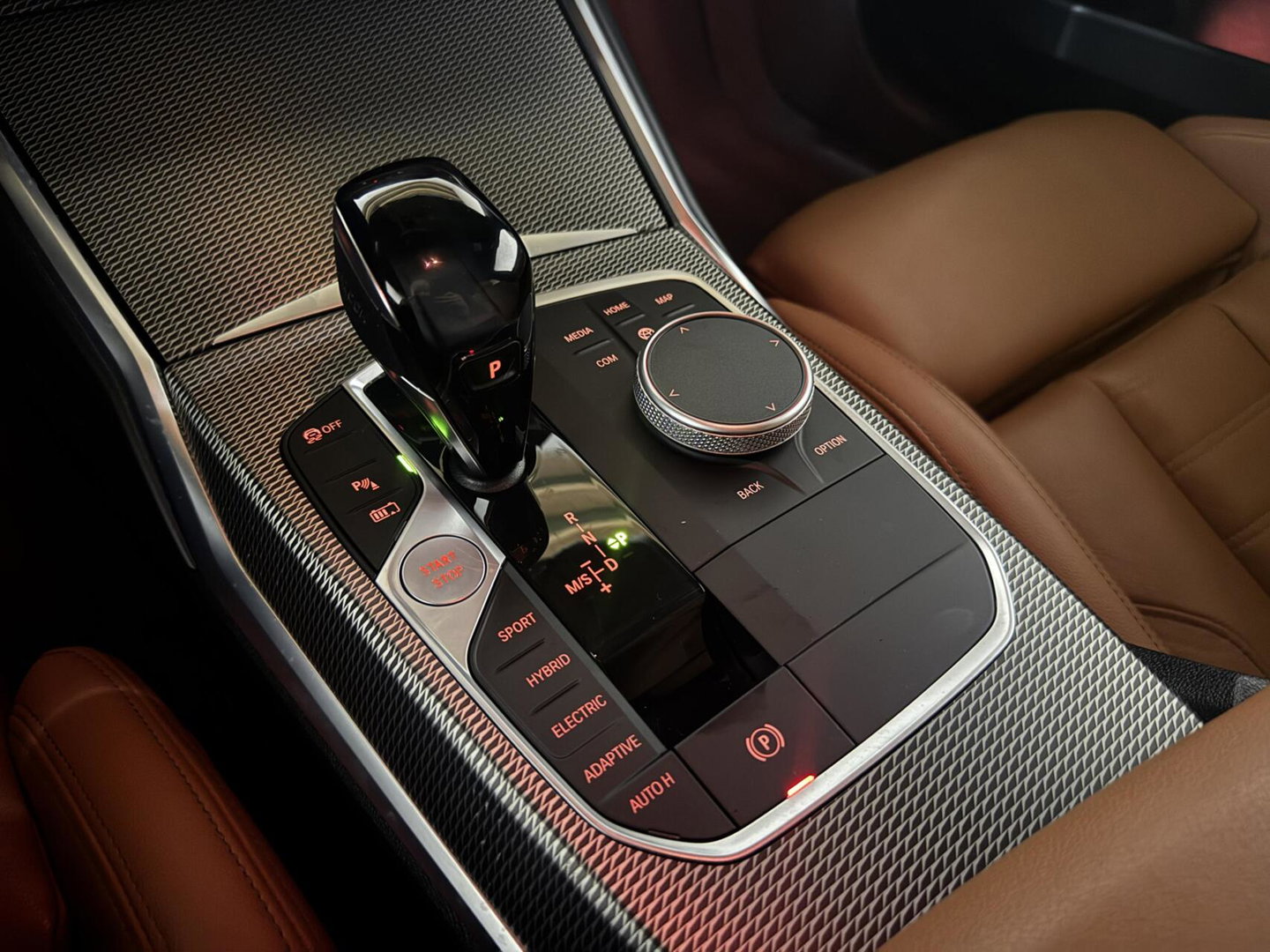 BMW 3 Serie Touring 330e xDrive M-Sport Pano Laser Kuipstoelen