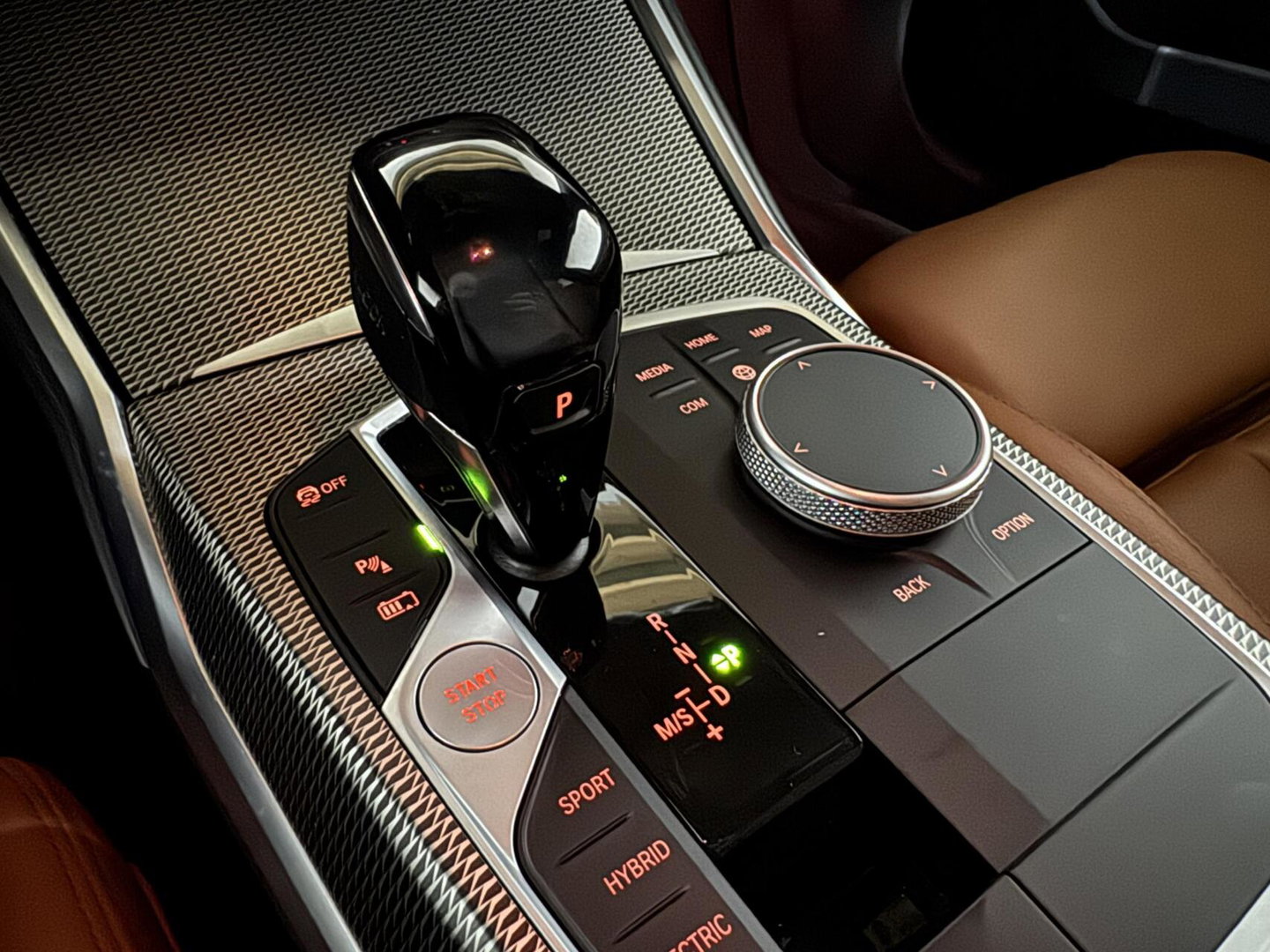 BMW 3 Serie Touring 330e xDrive M-Sport Pano Laser Kuipstoelen