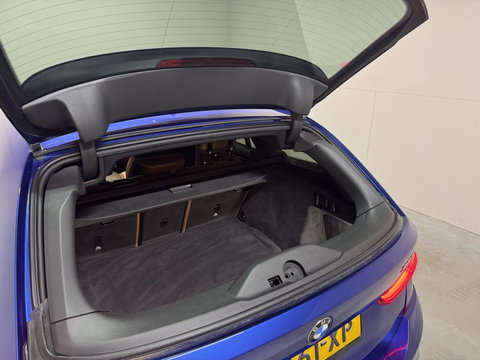 BMW 3 Serie Touring 330e xDrive M-Sport Pano Laser Kuipstoelen