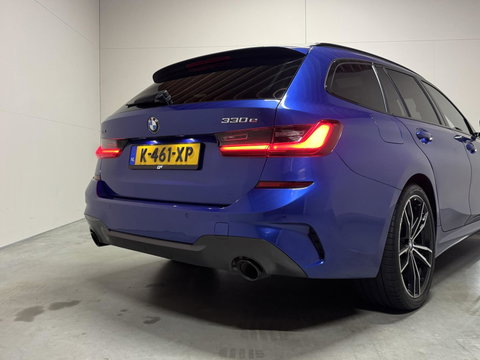BMW 3 Serie Touring 330e xDrive M-Sport Pano Laser Kuipstoelen