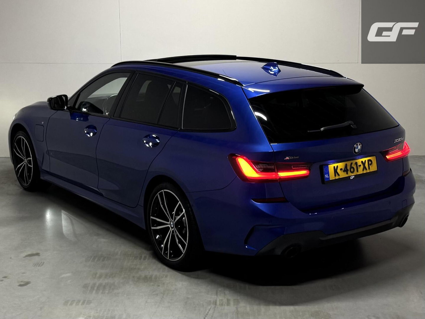 BMW 3 Serie Touring 330e xDrive M-Sport Pano Laser Kuipstoelen