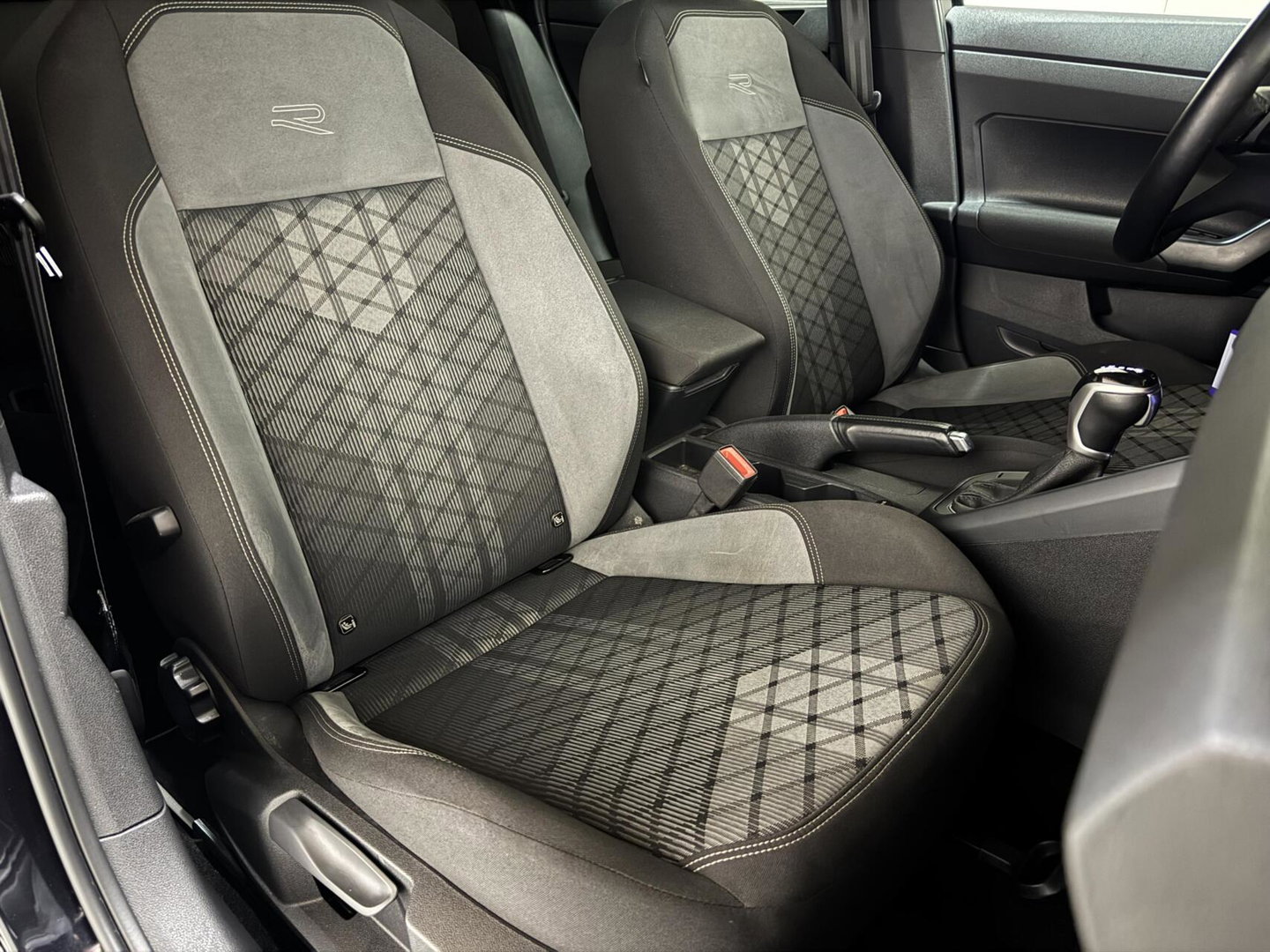 Volkswagen Polo 1.0 TSI R-Line Pano DSG Virtual Carplay Camera