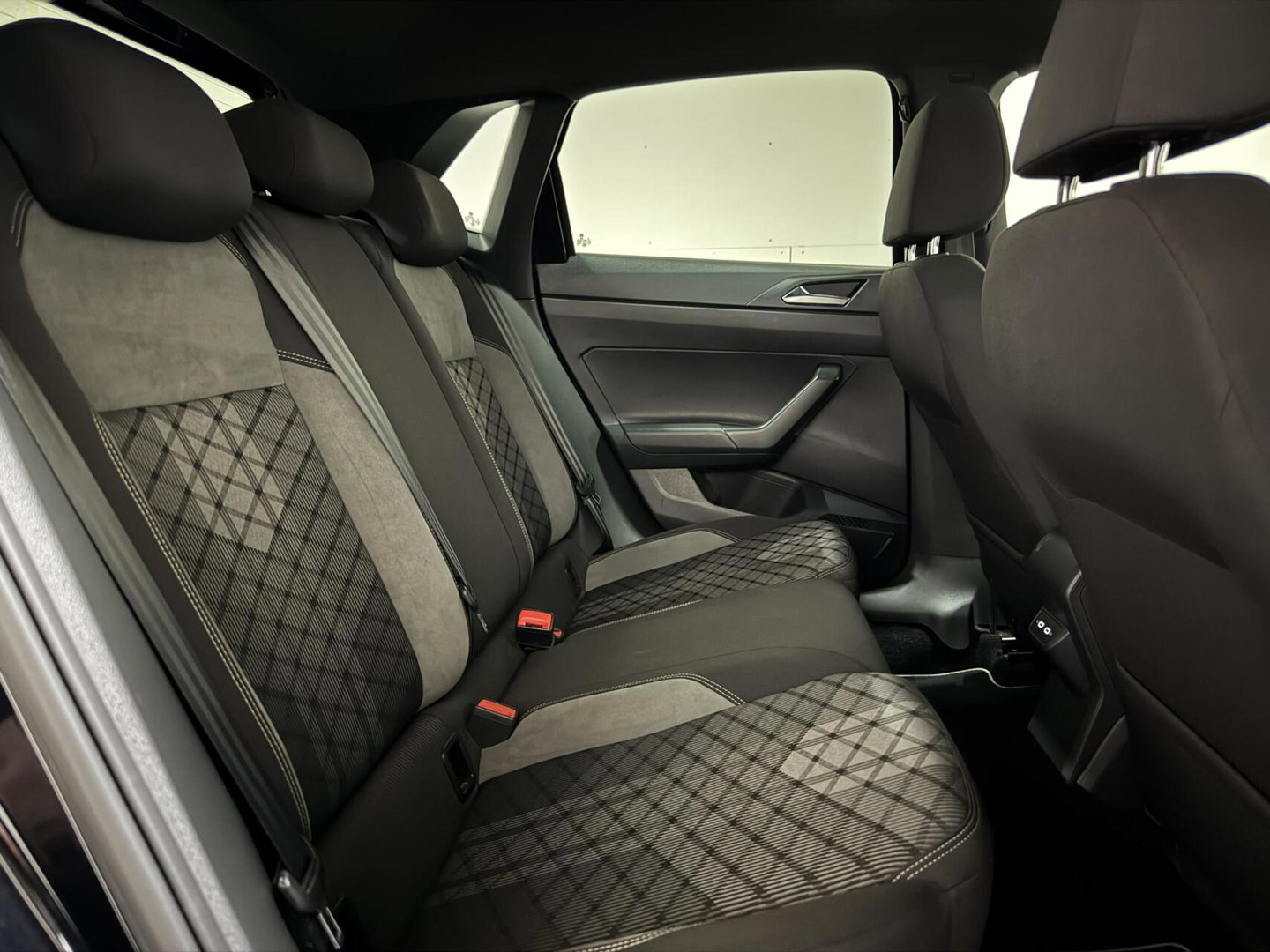 Volkswagen Polo 1.0 TSI R-Line Pano DSG Virtual Carplay Camera