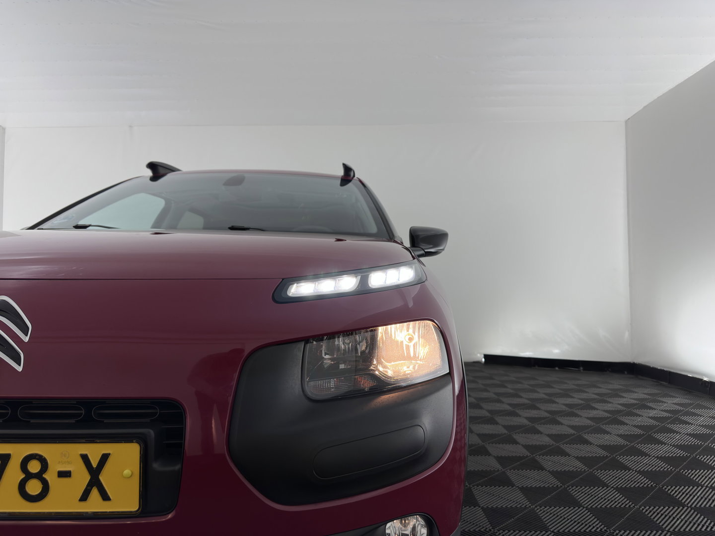 Citroën C4 Cactus 1.6 BlueHDi Business Plus *PANO | NAVI-FULLMAP | CAMERA | ECC | PRIVACY-GLASS | PDC | CRUISE | DAB+ | COMFORT-SEATS | TOWBAR*