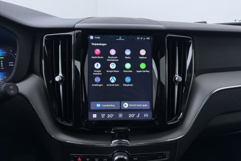 Volvo XC60 T6 Plus Dark | Long Range | Panoramadak | Trekhaak | Camera | BLIS | Keyless | Memory