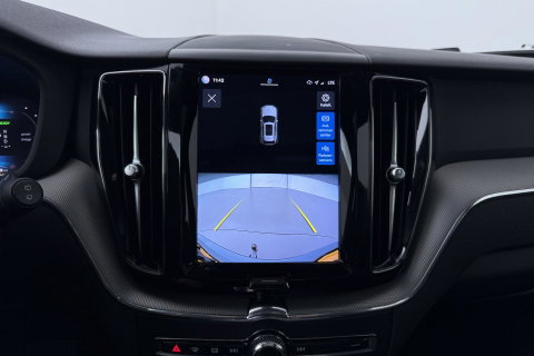 Volvo XC60 T6 Plus Dark | Long Range | Panoramadak | Trekhaak | Camera | BLIS | Keyless | Memory