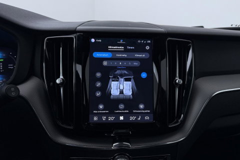 Volvo XC60 T6 Plus Dark | Long Range | Panoramadak | Trekhaak | Camera | BLIS | Keyless | Memory