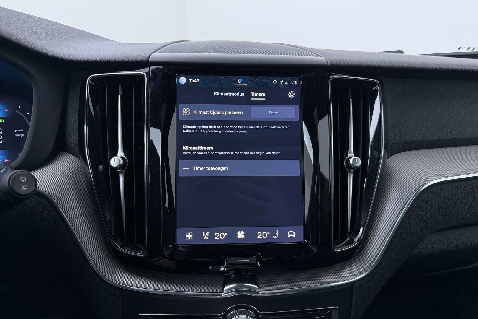 Volvo XC60 T6 Plus Dark | Long Range | Panoramadak | Trekhaak | Camera | BLIS | Keyless | Memory