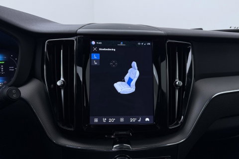 Volvo XC60 T6 Plus Dark | Long Range | Panoramadak | Trekhaak | Camera | BLIS | Keyless | Memory
