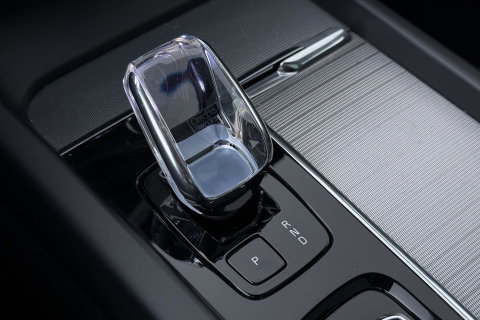 Volvo XC60 T6 Plus Dark | Long Range | Panoramadak | Trekhaak | Camera | BLIS | Keyless | Memory