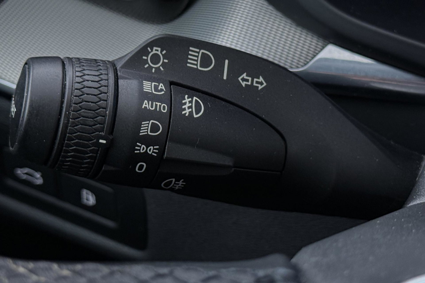 Volvo XC60 T6 Plus Dark | Long Range | Panoramadak | Trekhaak | Camera | BLIS | Keyless | Memory