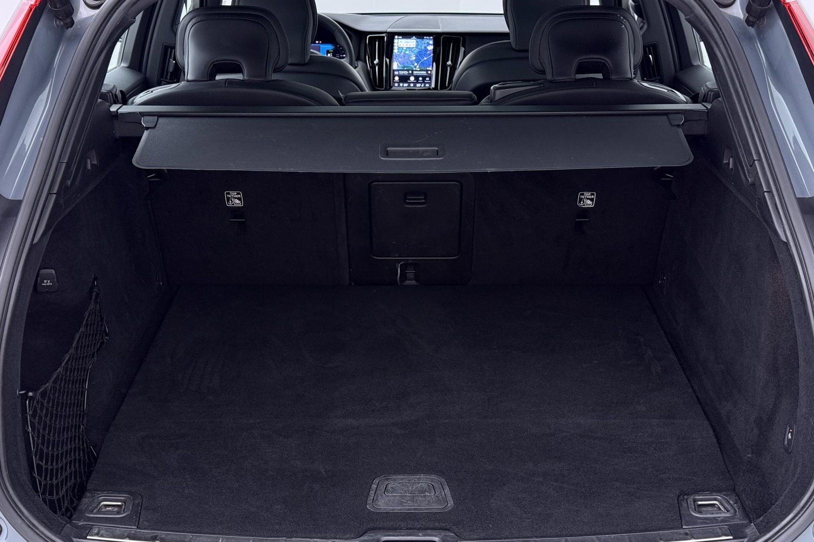 Volvo XC60 T6 Plus Dark | Long Range | Panoramadak | Trekhaak | Camera | BLIS | Keyless | Memory