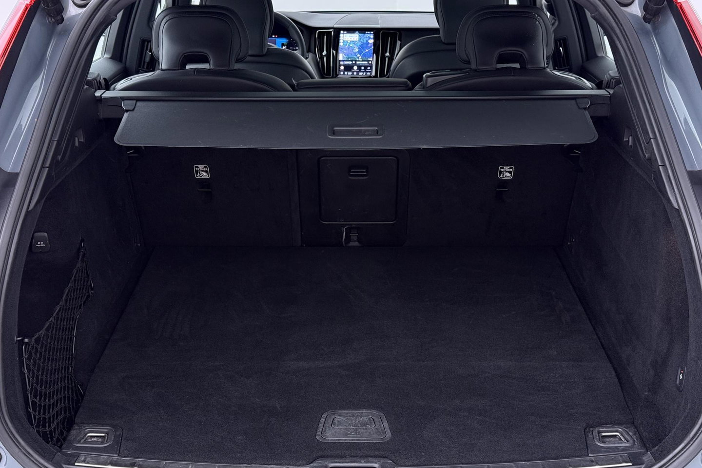 Volvo XC60 T6 Plus Dark | Long Range | Panoramadak | Trekhaak | Camera | BLIS | Keyless | Memory