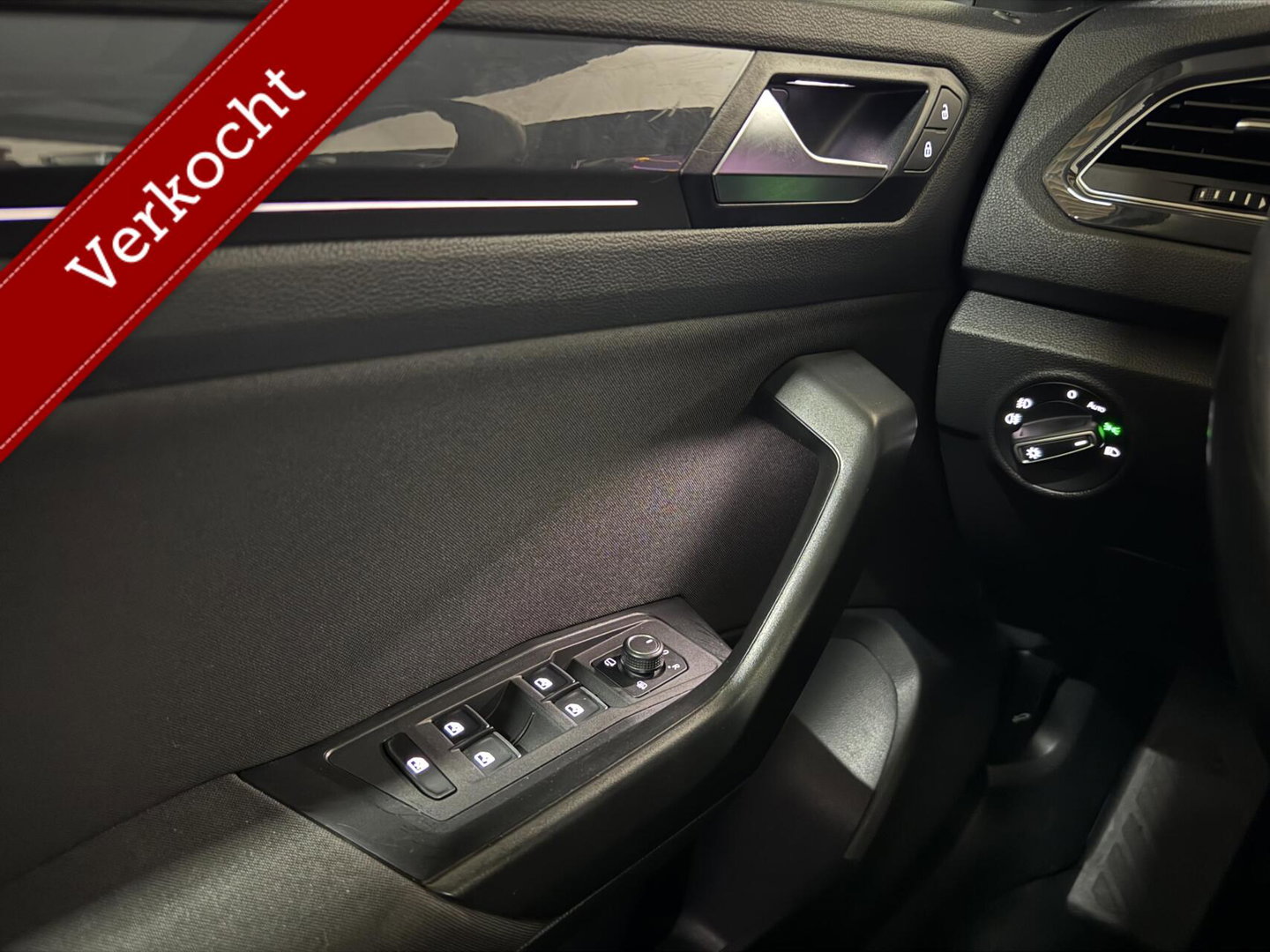 Volkswagen T-Roc 1.5 TSI Sport Pano Virtual Acc Carplay Navi NAP