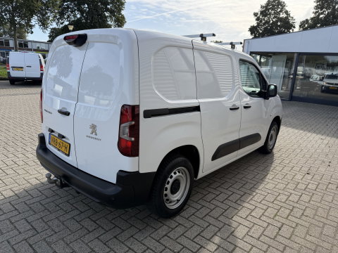 Peugeot Partner 1.5 BlueHDI 102pk Premium / vaste prijs rijklaar € 10.950 ex btw / 6 versnellingen / lease vanaf € 185 / trekhaak 1500 kg / dakdragers / airco / cruise / euro 6 / bpm vrij