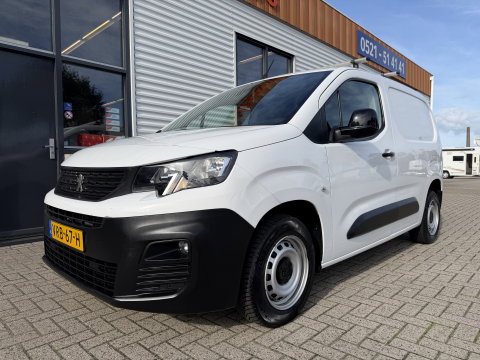 Peugeot Partner 1.5 BlueHDI 102pk Premium / vaste prijs rijklaar € 10.950 ex btw / 6 versnellingen / lease vanaf € 185 / trekhaak 1500 kg / dakdragers / airco / cruise / euro 6 / bpm vrij