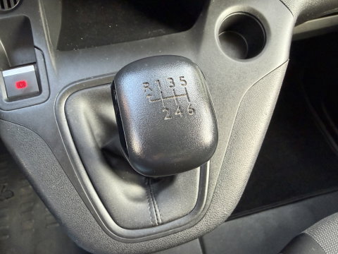 Peugeot Partner 1.5 BlueHDI 102pk Premium / vaste prijs rijklaar € 10.950 ex btw / 6 versnellingen / lease vanaf € 185 / trekhaak 1500 kg / dakdragers / airco / cruise / euro 6 / bpm vrij