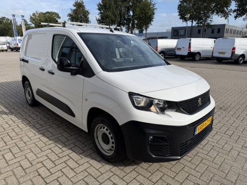 Peugeot Partner 1.5 BlueHDI 102pk Premium / vaste prijs rijklaar € 10.950 ex btw / 6 versnellingen / lease vanaf € 185 / trekhaak 1500 kg / dakdragers / airco / cruise / euro 6 / bpm vrij