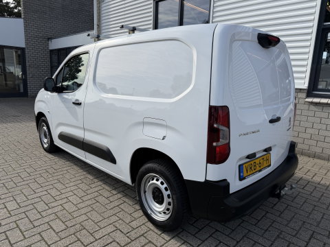Peugeot Partner 1.5 BlueHDI 102pk Premium / vaste prijs rijklaar € 10.950 ex btw / 6 versnellingen / lease vanaf € 185 / trekhaak 1500 kg / dakdragers / airco / cruise / euro 6 / bpm vrij