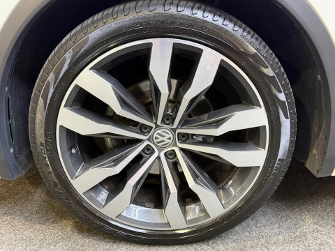 Volkswagen Tiguan 1.5 TSI ACT Highline Business R- Line Pano Camera LED 20"LM