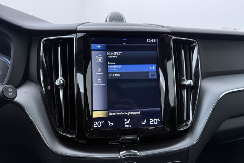 Volvo XC60 2.0 T8 Twin Engine AWD Momentum | Luchtvering | Bowers & Wilkins | Trekhaak | BLIS | Panoramadak | Head-up