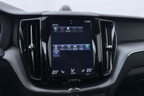 Volvo XC60 2.0 T8 Twin Engine AWD Momentum | Luchtvering | Bowers & Wilkins | Trekhaak | BLIS | Panoramadak | Head-up