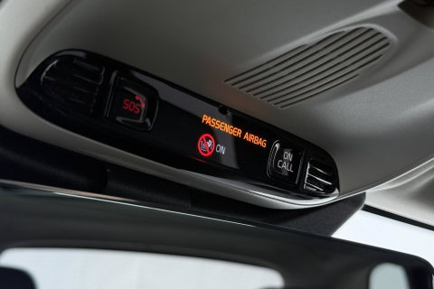 Volvo XC60 2.0 T8 Twin Engine AWD Momentum | Luchtvering | Bowers & Wilkins | Trekhaak | BLIS | Panoramadak | Head-up